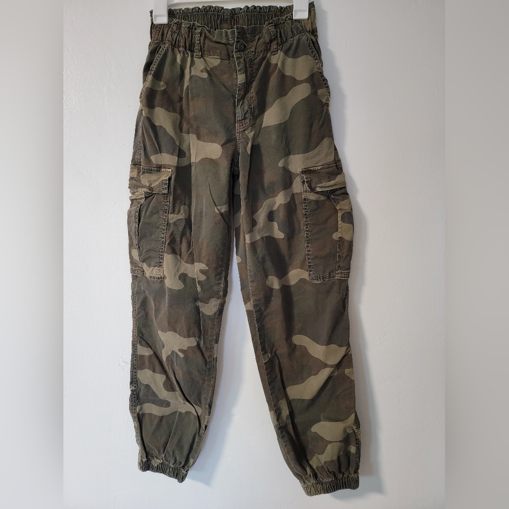 American Eagle Cargo Joggers